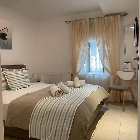 Apartment Filosofias - For Private Holidays In Rethymno-crete Angeliana (Crete)